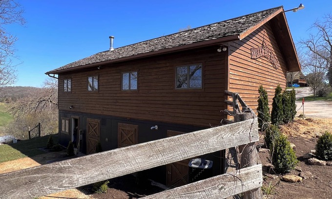 Elizabeth Cabin | Peaceful luxury honeymoon suite, ten mile view! Large hottub, on working ranch