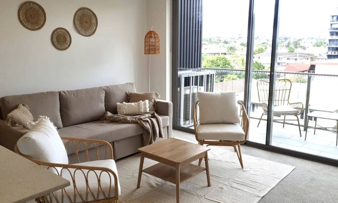 Brisbane Central Business District Apartment | Peaceful One Bedroom Residence with Parking