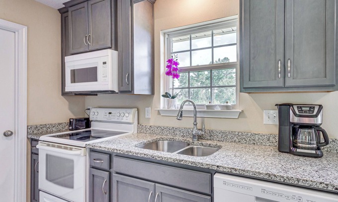 Milton House | Peaceful Pace Vacation Rental w/Smart TV!