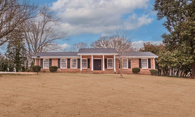 Mauldin House | Peaceful Ranch Home - 4BR/3BA