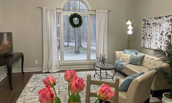 Shaftsburg House | Peaceful Retreat at the Estate and Williamston near MSU