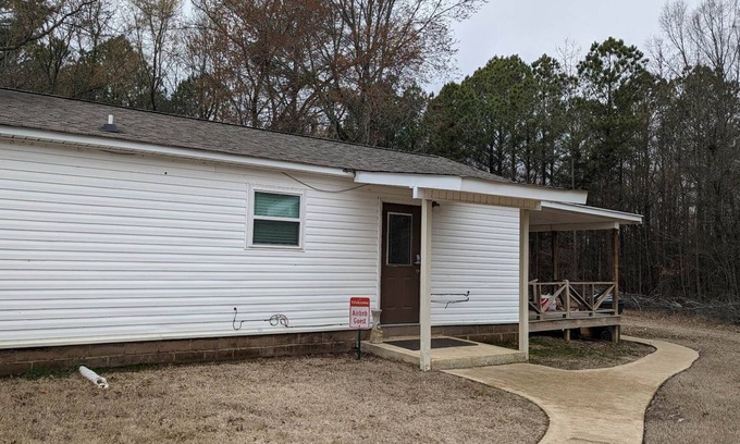 Jonesboro House | Peaceful Stay for Nurses Near ASU & Hospitals