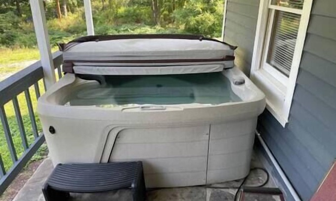 Horseheads House | Peaceful stay in the Finger Lakes, Hot tub, kitchen, grill