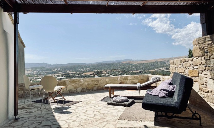 Choirokoitia House | Peaceful Stone House Mtn Views 10 Min to Beach