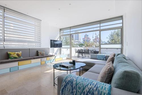 Tel Aviv City Center Apartment | Peaceful Terrace by Five Stay