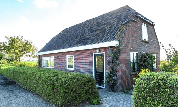 Municipality of Oldambt House | Peaceful vacation home in Finsterwolde with wide views.