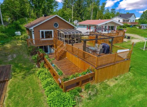 Plaisance Ski Chalet | Peaceful Waterfont Cottage - Quebec