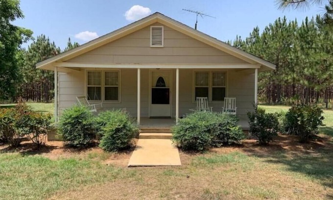 Rochelle House | Peaceful Whitetail Deer cabin