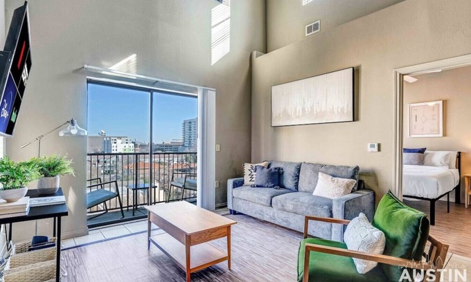 West Campus Apartment | Pearl #610 xxxxxxxxx