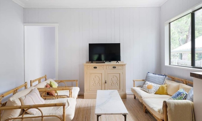 Pearl Beach House | Pearl Beach Semi - 2 min to sand & sea – Wattle