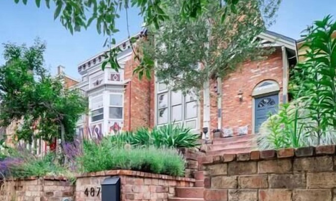 Downtown House | Pearl St Townhouse 3 bed/3 bath