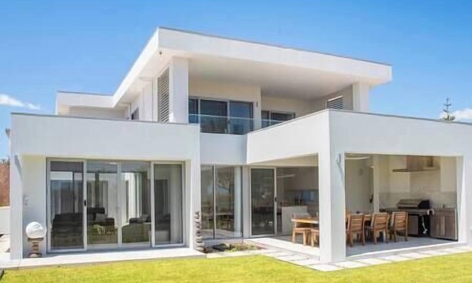 Geographe House | Pebbles by the Sea- Brand-New Oceanfront Home