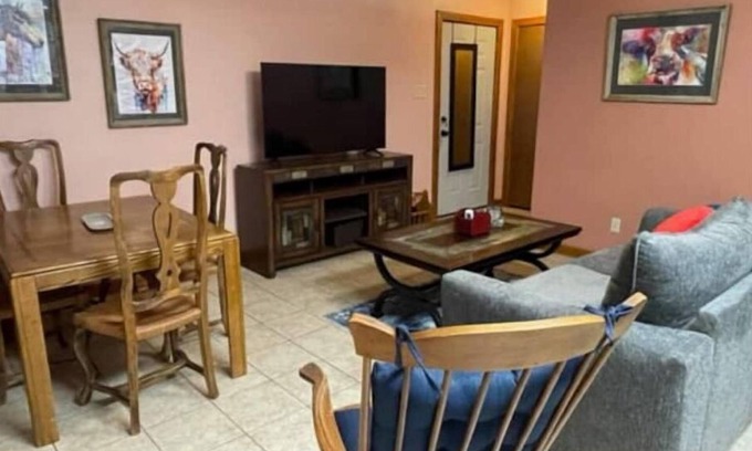 Lasara Apartment | Peek-a-Moo Apt w/patio, paddle boating