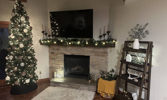 Clymer Condo | Peek’n Peak Ski Resort 3+bed 3 bath Condo, updated 2,00O sq feet walk to slopes