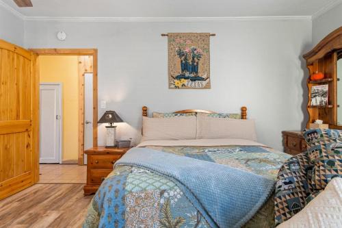 Denison House | Pegs Place