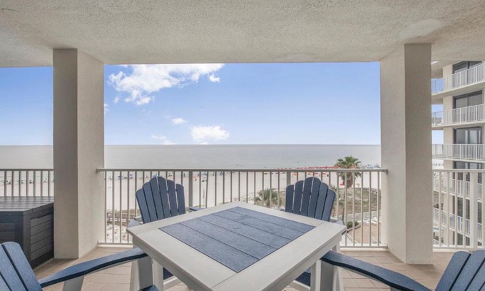 Orange Beach Apartment | Pelican Pointe 506 by Vacation Homes Collection