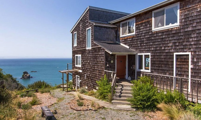 Trinidad House | Pelican's Nest - Beach & Dog Lover's Paradise!