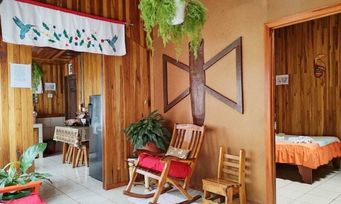 Monteverde Bed & Breakfast | Pensión y Cabinas Colibrí Monteverde, tu mejor opción de descanso!