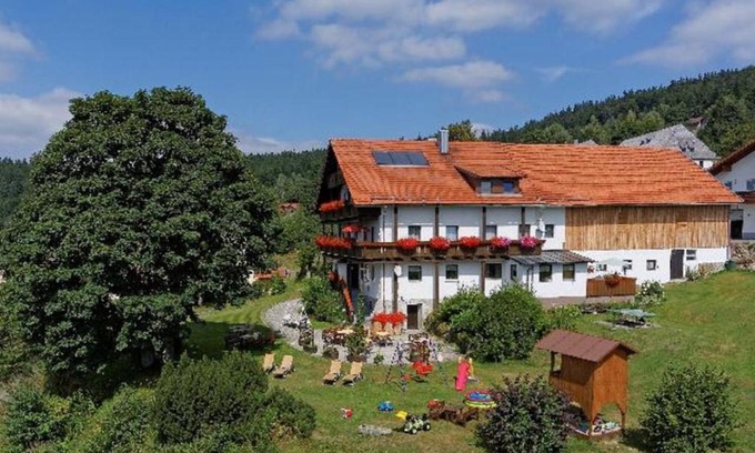 Neuschoenau House | Pension Draxlerhof
