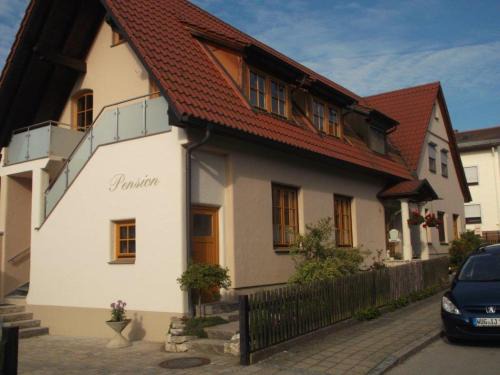 Treuchtlingen House | Pension/FeWo E. Tschernach