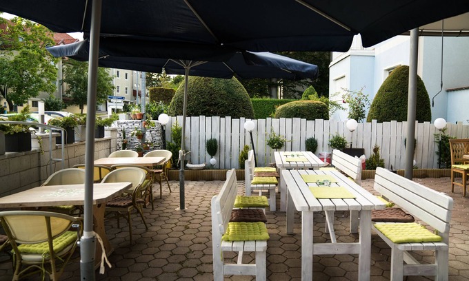 Bad Sauerbrunn House | Pension & Restaurant La Amalia