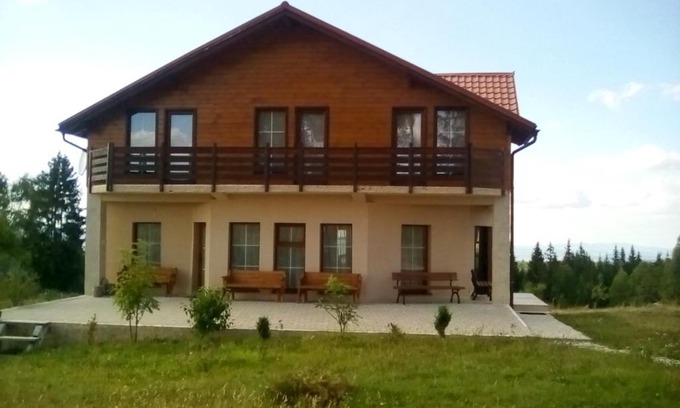 Calatele House | Pensiunea Dealu Negru 17B