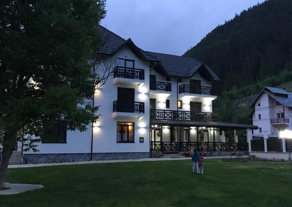 Voineasa House | Pensiunea Edelweiss