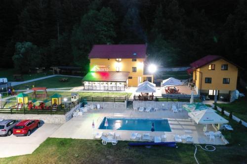 Malaia House | Pensiunea Roberto