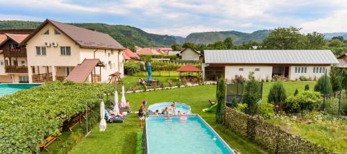 Baia de Fier House | Pensiunea XINELA