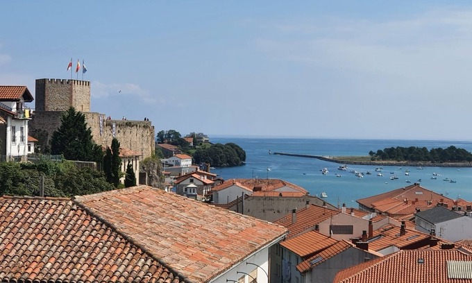 San Vicente de la Barquera Apartment | Penthouse with stunning views