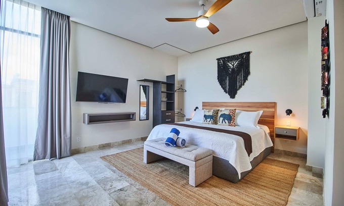 Zama House | Penthouse 312 Two bedroom rooftop and private pool