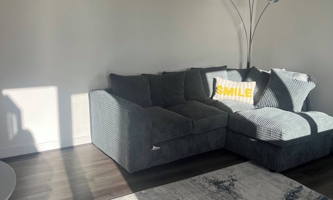 Weston-super-Mare Apartment | Penthouse apartment with ocean views and balcony