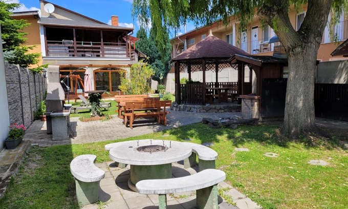 Sturovo House | Penzión Korzo