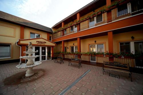 Galanta House | Penzión Viktória
