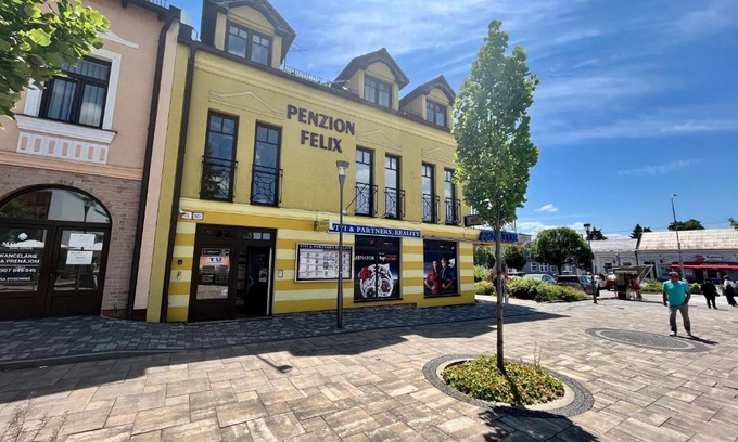 Topolcany House | Penzion Félix