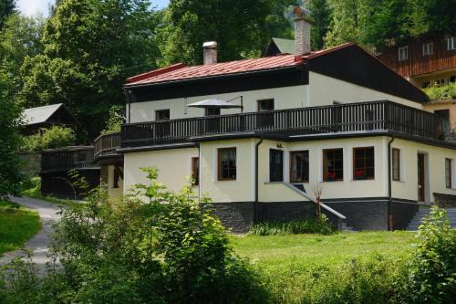Paseky nad Jizerou Bed & Breakfast | Penzion Mája - przytulny pensjonat blisko szlaków i stoków w Karkonoszach