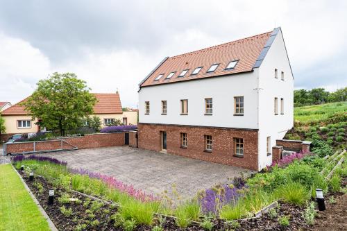 Pavlov House | Penzion Nad Pavlovem