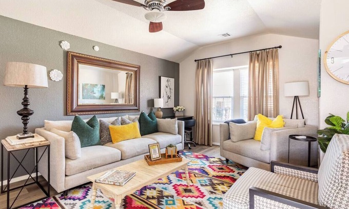 Norman House | Peppertree Retreat only 3 miles toOU! . Book your OU event stay now!