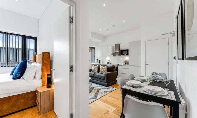 Maidenhead Apartment | Perfect 1 BR Flat- Close to shops