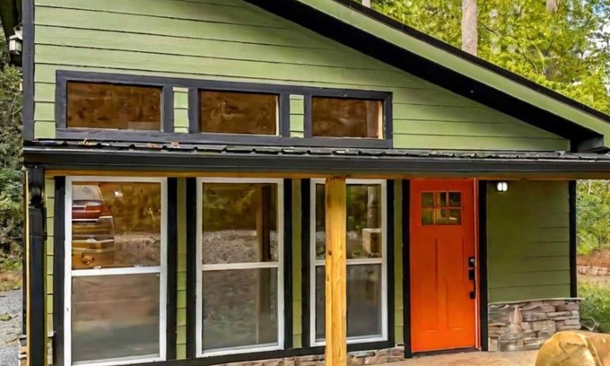 Rocky Grove House | Perfect for 2 BrandNew HotTub KingBed FreeDollywoodTkt (Traveler's Rest)