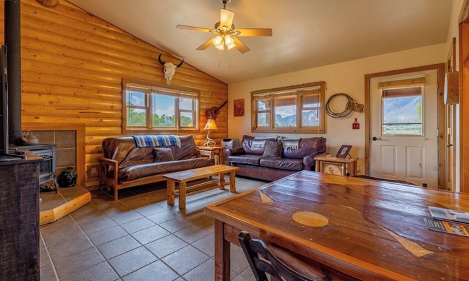 Clark House | Perfect getaway at the foot of the Beartooth Mountains!