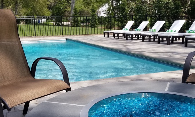 Chatham House | Perfect House to Enjoy Family & Friends!