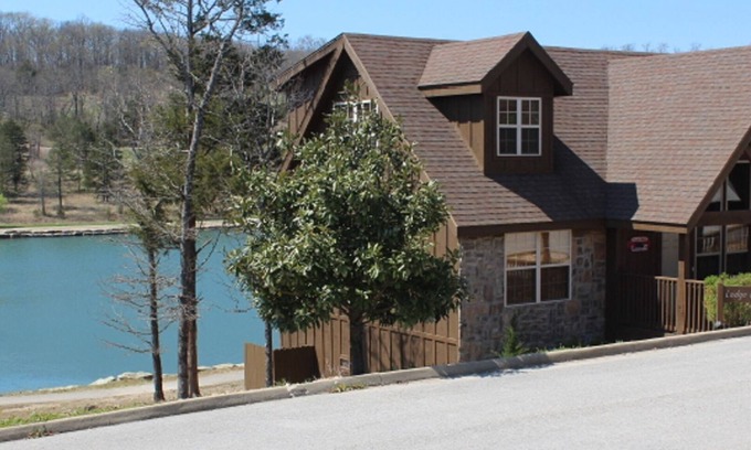 Reeds Spring Cabin | Perfect Lakefront Lodge with Beautiful Ozark Mountain View’s!