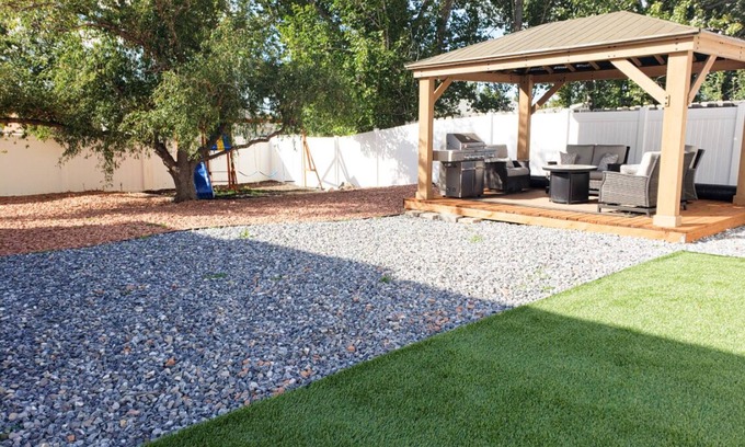 Ogden House | Perfect Location+4bd+Fully Fenced Yard+Gazebo+Hot Tub+Views!