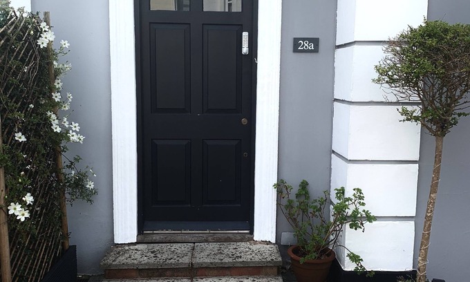 Exmouth House | Perfect Location for Town and Beach