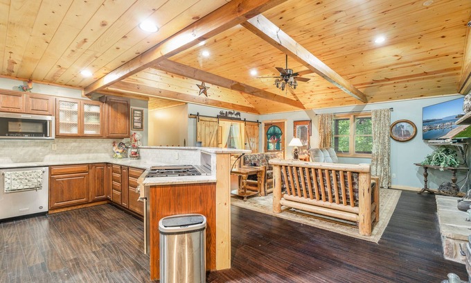 Gatlinburg - Pigeon Forge Cabin | Perfect Place