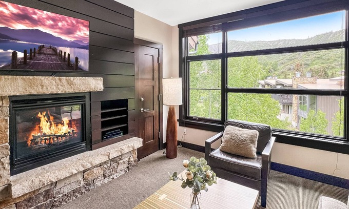 Snowmass Village Condo | Perfect Snowmass Getaway! Spacious Balcony with Views, A/C, Hot Tub, Gas FP & Parking