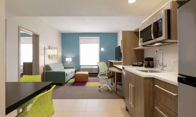 Williamsville Hotel | Perfect Spot for Unwinding! Onsite Pool, Pet-Friendly Property, Free Breakfast!