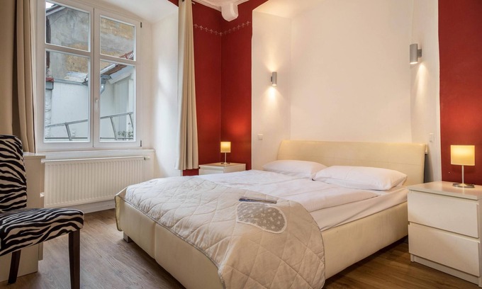 Insel Apartment | Perfectly Located Vacation Apartment "Seenaah" on Lindau Island close to Lakeshore with Wi-Fi & Terrace; Pets Allowed