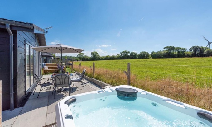 Lifton House | Periwinkle Lodge, 3 Roadford Lake Lodges